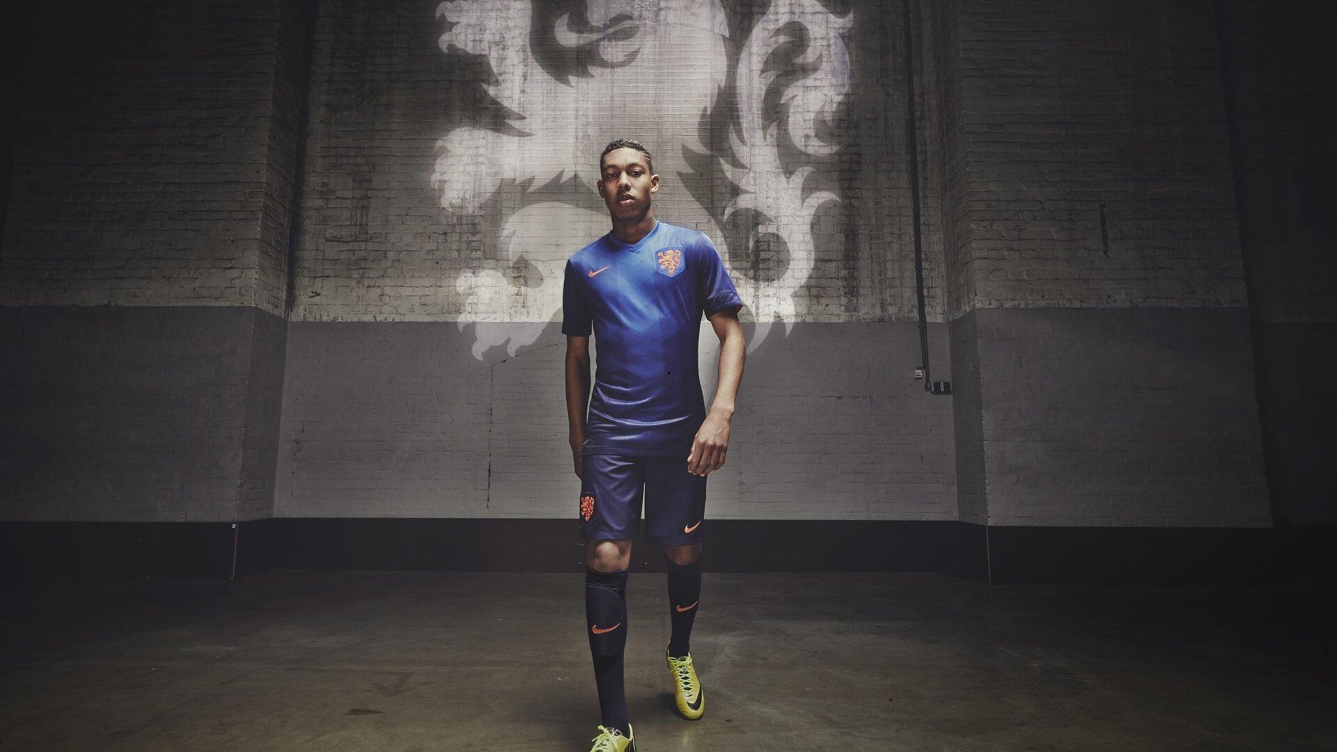 击剑国家队军训淬炼意志 经验传承助力巴黎奥运征程