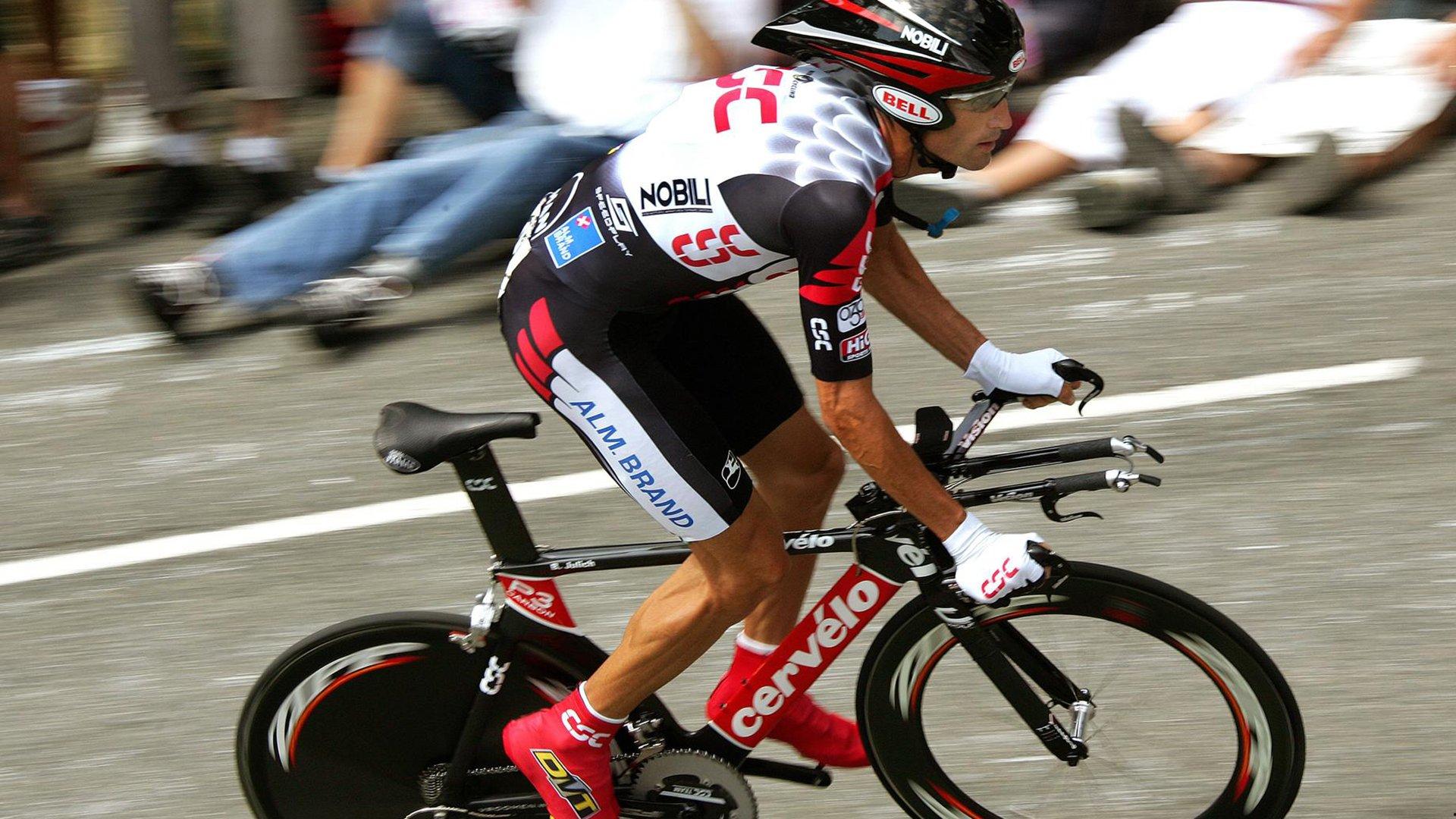 年龄只是数字？本泽马绝杀引热议，37岁锋芒依旧，绿茵传奇再定义巅峰